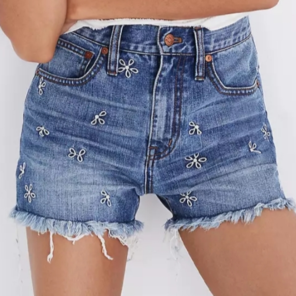 Madewell The Perfect Jean Short: Daisy Embroidered